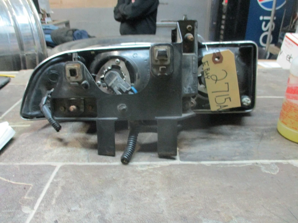 98 99 00 01 02 03 04 05 1998-2005 BLAZER S10 JIMMY MONTAJE FARO IZQUIERDO OEM Foto 3 de 4