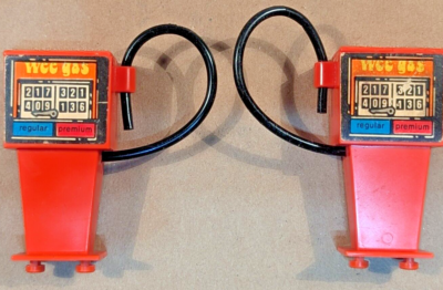 #ad Vintage Hasbro 1974 Weeble Wobble Marina Gas Pumps Lot of 2 $17.00