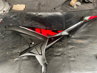 SUZUKI GSXR 125 2020 ROT SCHWARZ LINKE SEITENVERKLEIDUNG VERKLEIDUNG COWL SCHÖN