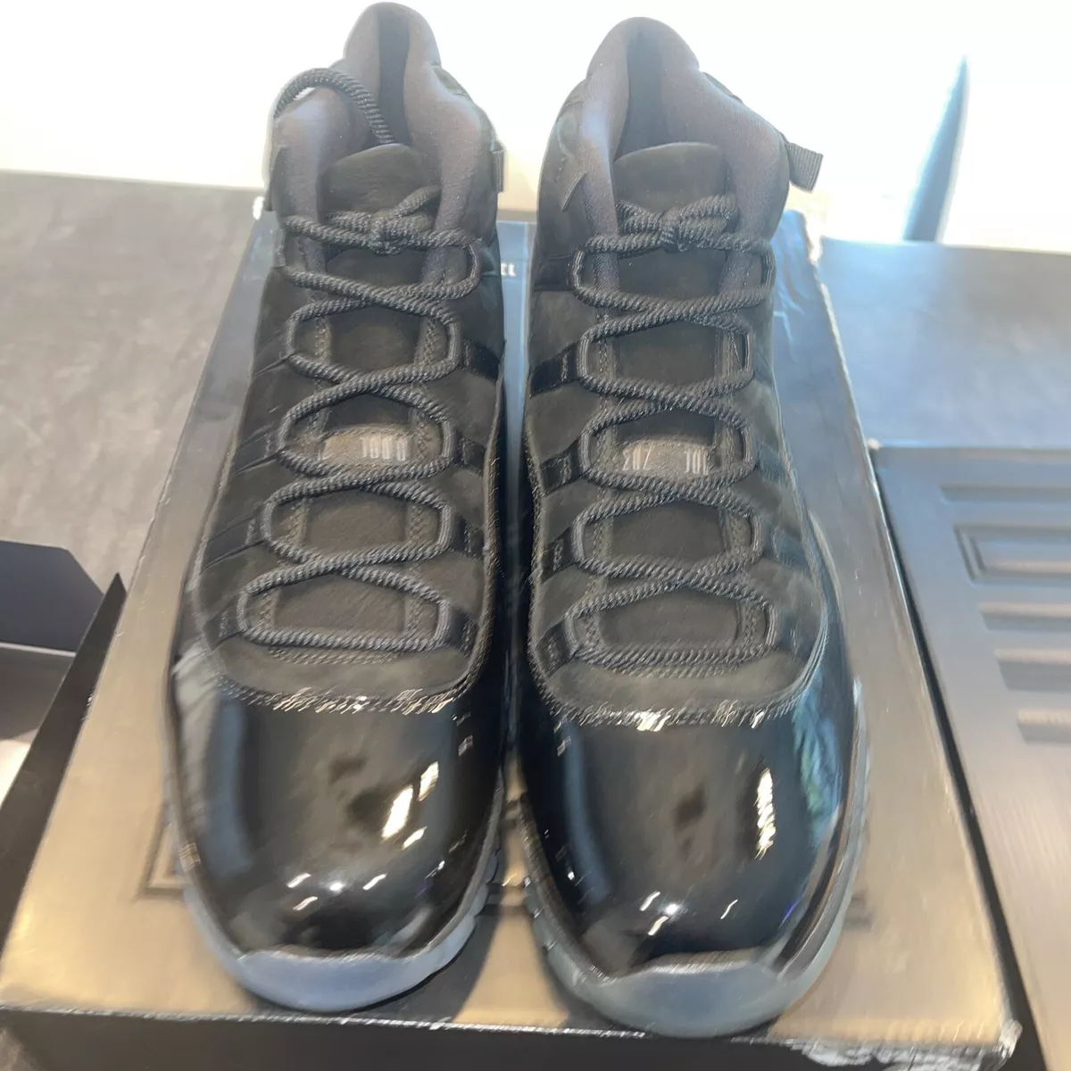 29 NIKE AIR JORDAN 11 RETRO BLACKOUT