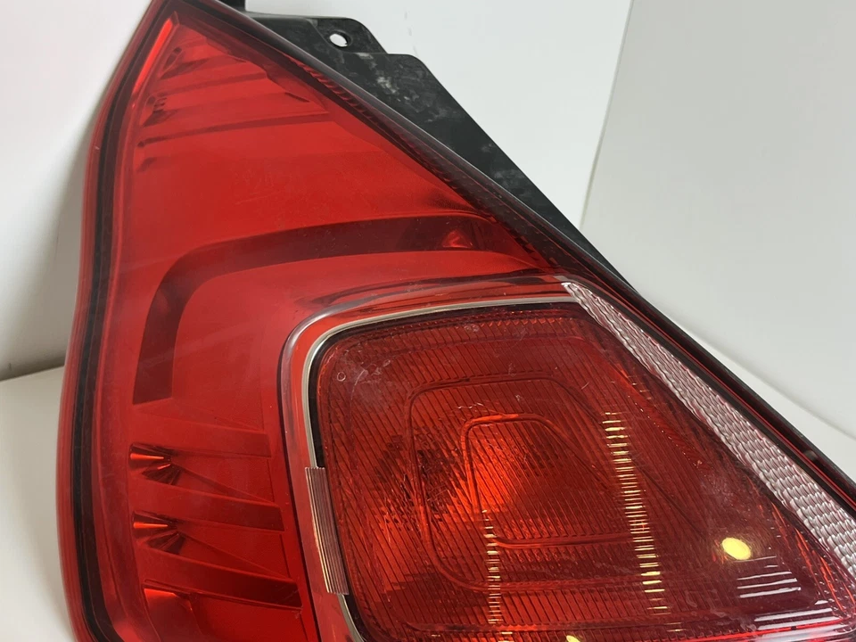 2016 FORD FIESTA LEFT FRIVER SIDE LH TAIL LIGHT OEM - Image 3 of 4