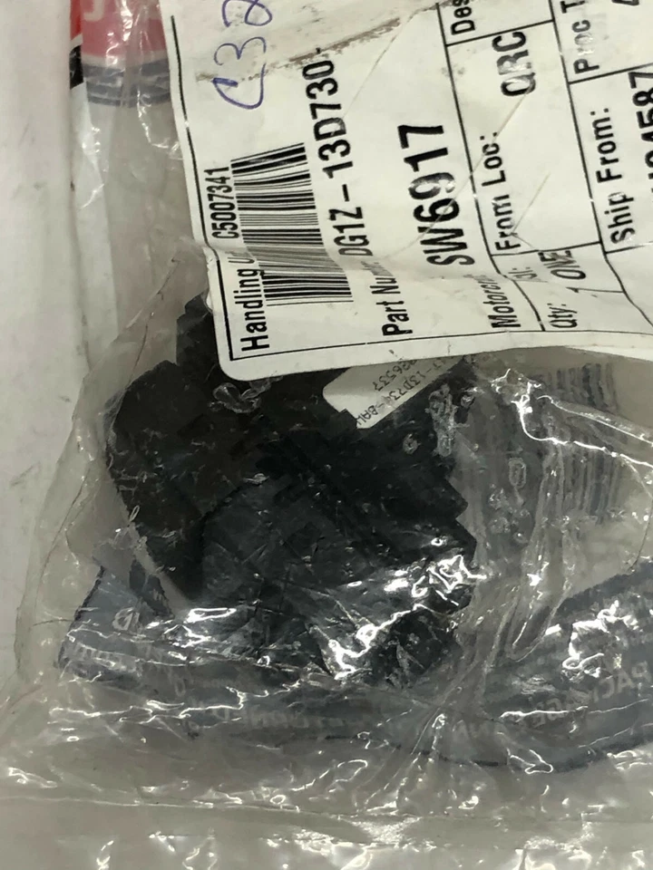 NOVO EM FOLHA MOTORCRAFT SW-6917 INTERRUPTOR DE ESTACIONAMENTO AUTOMÁTICO PARA 2013-2016 FORD TAURUS - Imagem 2 de 4