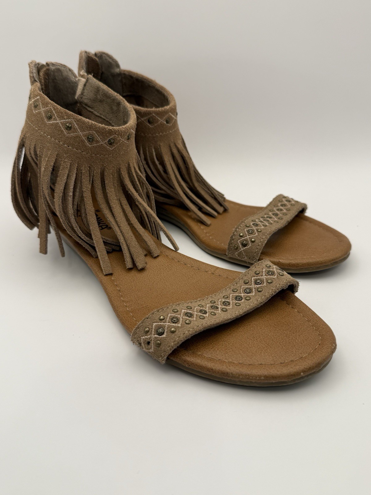 Minnetonka Brown Fringe Studded Ankle Strap Zip Sandals Leather Women's 9