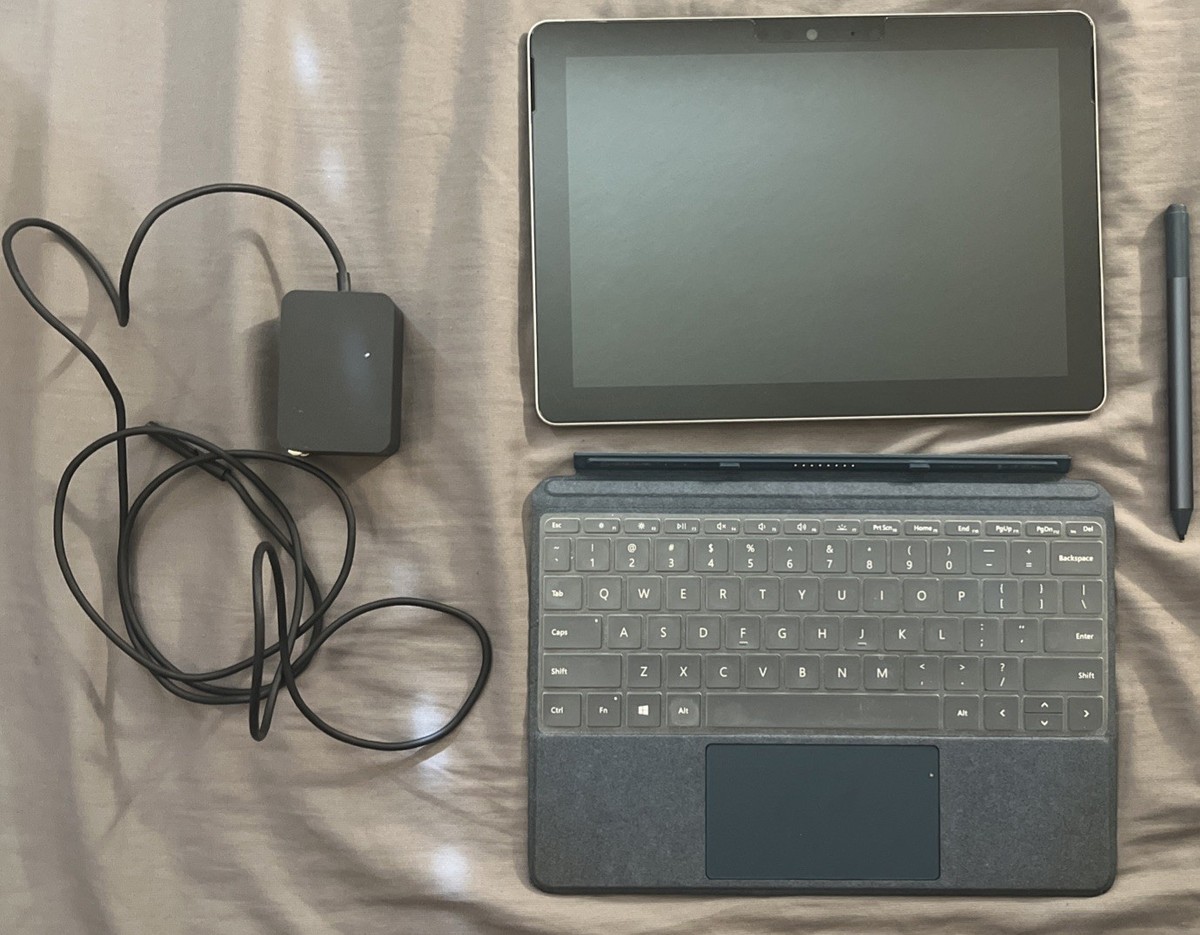 Surface Go - 1st Gen - 128GB/8GB Ram w/Keyboard, Pen, Charger