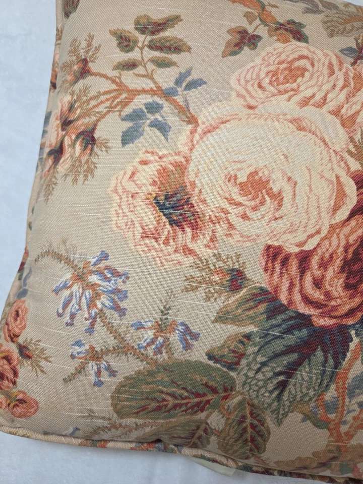Almohada Waverly Schumacher English Country Floral Cottage Repollo Rosa 16" Foto 2 de 4