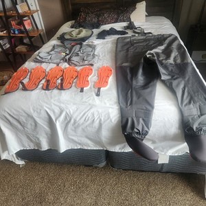 Simms Stockingfoot Men's Waders & Headwaters Pro Mesh Fly Fishing Vest + extras!