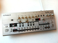 Roland TB-03 Boutique Bass Line Synth Synthesiser Synthesizer