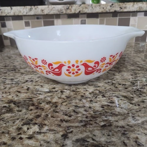 PYREX Friendship #443 2.5 Quart Red Birds Cinderella Handle Mixing Bowl Ovenware