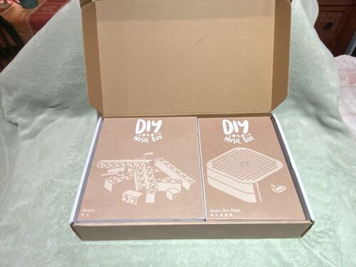 JAKI DIY Rotating Music Box Merry Christmas Tree Building Block Kit w/360 Pieces - Picture 4 of 20
