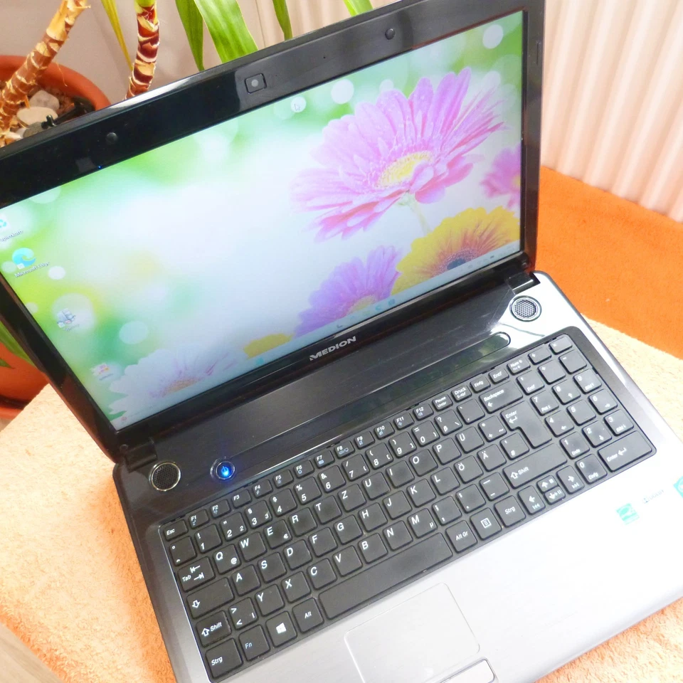Medion E6234 DOLBY 15 Zoll l 8GB RAM NEU l Windows 11 240 SSD l HDMI USB3 DVDRW - Bild 3 von 4