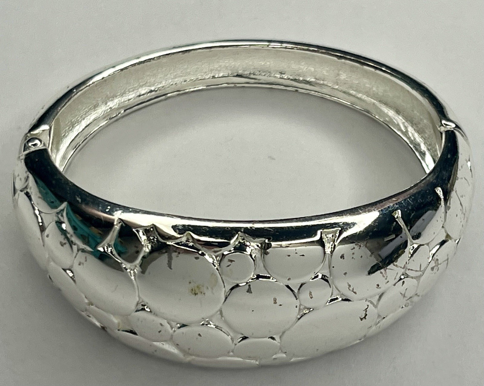 Dome Bangle Braclet In Silvertone. - image 6