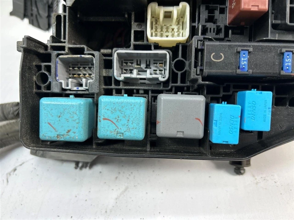Caja de fusibles de motor Scion TC 2011-2013 OEM Foto 3 de 4