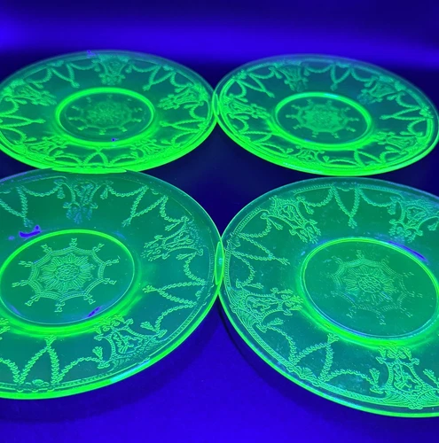 Set of 4 Vintage Anchor Hocking Cameo Ballerina Green Uranium Glass Plates 6.5"
