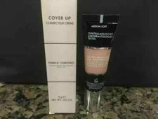 Merle Norman Cover Up   Shade is   MEDIUM LIGHT....NEW