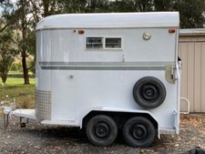 Horse float excellent condition 