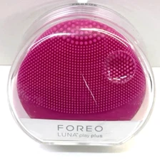 Foreo Luna Play Plus Portable Facial Cleansing Brush - Fuchsia