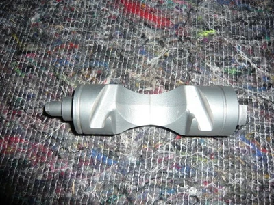 valve d'échappement d'origine pour YAMAHA 250 YZ de 1989 référence 3JE-1131A-00 - Photo 1/4