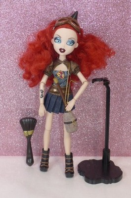 PUPPE BRATZILLAZ MEYGANA BROOMSTIX GLAM GETS WICKED 2012 MGA