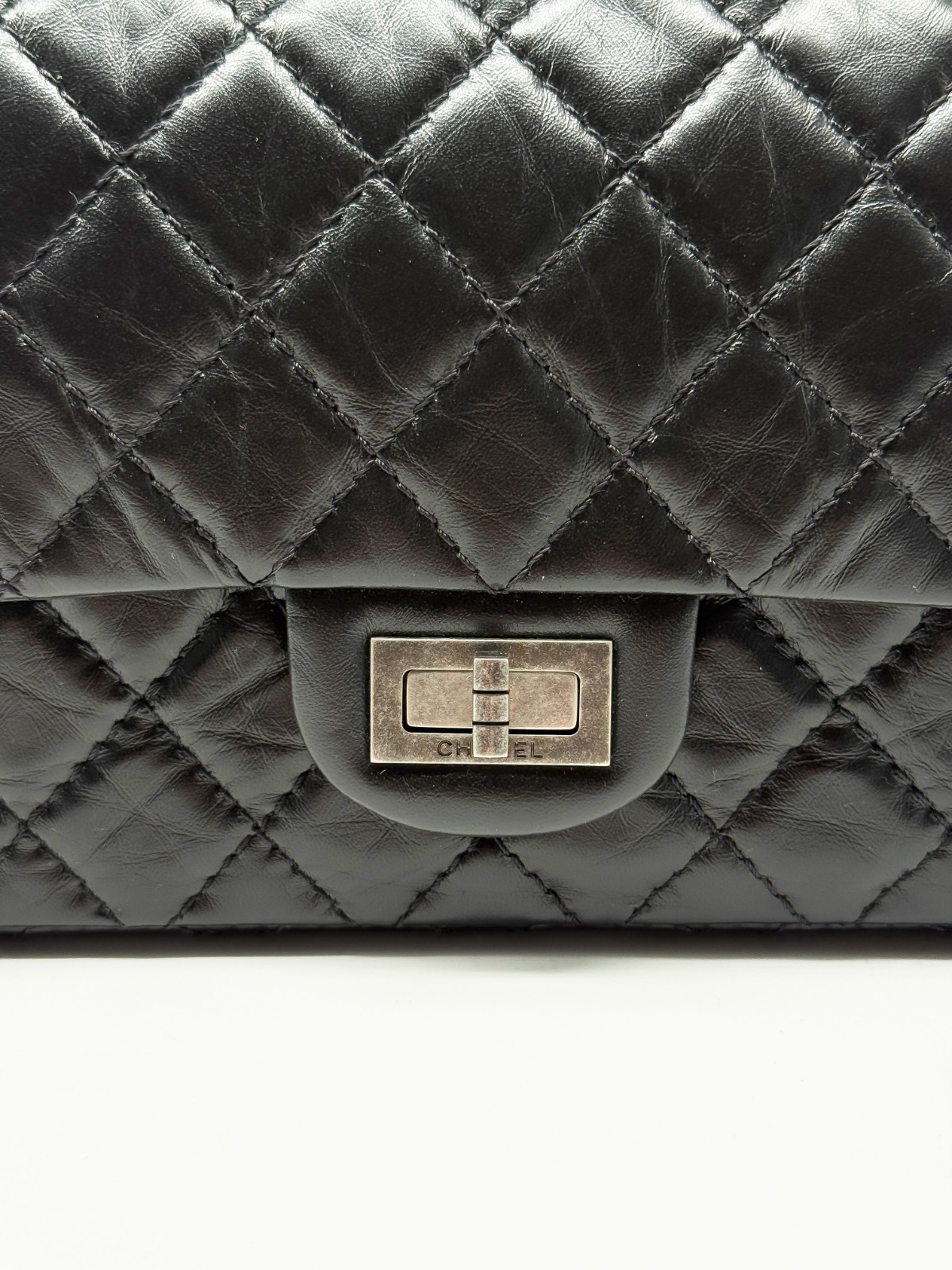 Chanel handbag vintage look, caviar leather, flap bag image 7