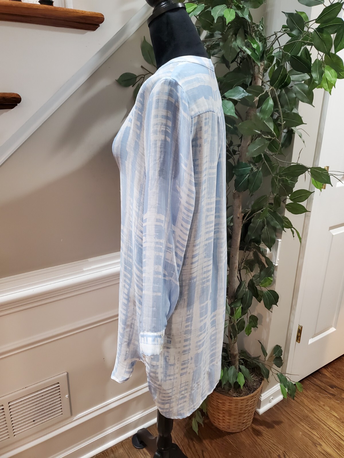 Three Eighty Two Women's Blue Polyester V-Neck Lo… - image 7