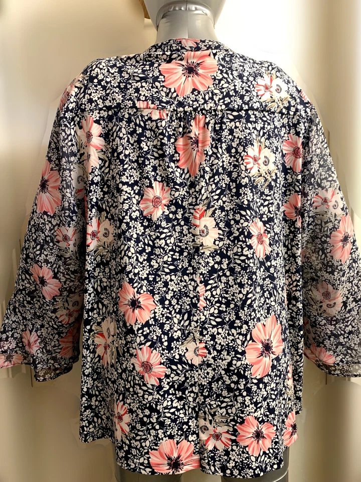 Top pintuck floral azul marino 2X Charter Club para mujer Foto 2 de 4