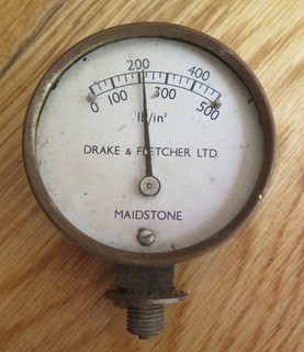 VINTAGE BRASS DRAKE & FLETCHER MAIDSTONE PRESSURE GAUGE 8.5cm by 10cm tall