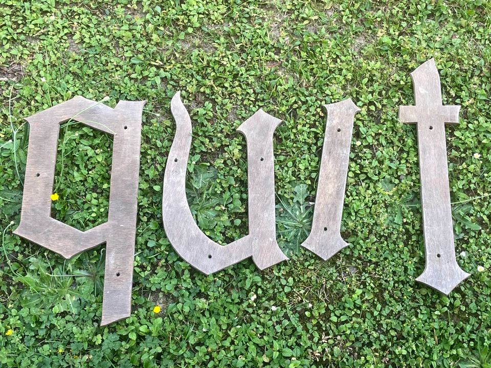 ANCIENNE ENSEIGNE COMMERCE "ANTIQUITES" - 10 GRANDES LETTRES EN BOIS BRUT - - Photo 4/4