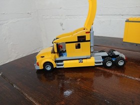 LEGO City: LEGO City Truck (3221) Complete Retired Set