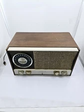 Vintage 1960s Zenith Model MJ1035-1  AM / FM Radio