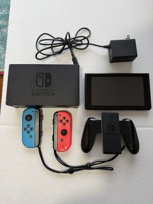 Nintendo Switch console 32 gb w/ joy-con controllers works as expected 