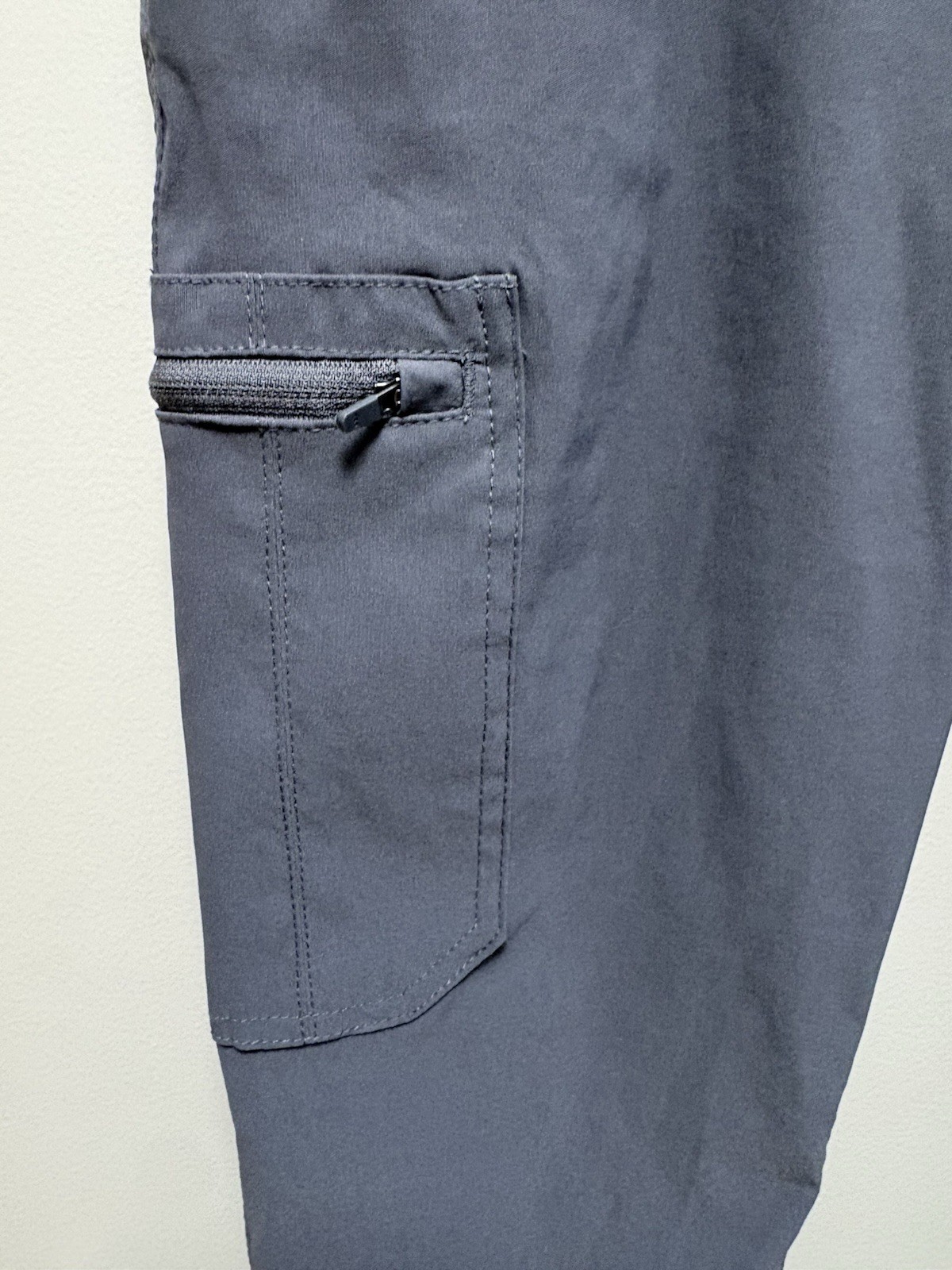 NWT Wrangler Men's Regular Fit Tech PANTS/GRAY/30X32/ Great Work Or Play thumbnail 2