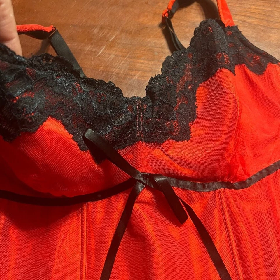 Corsé Lane Bryant Cacique Intimates 26/28 Rojo y Negro Correas Anchas Sexy Femenino Foto 2 de 4