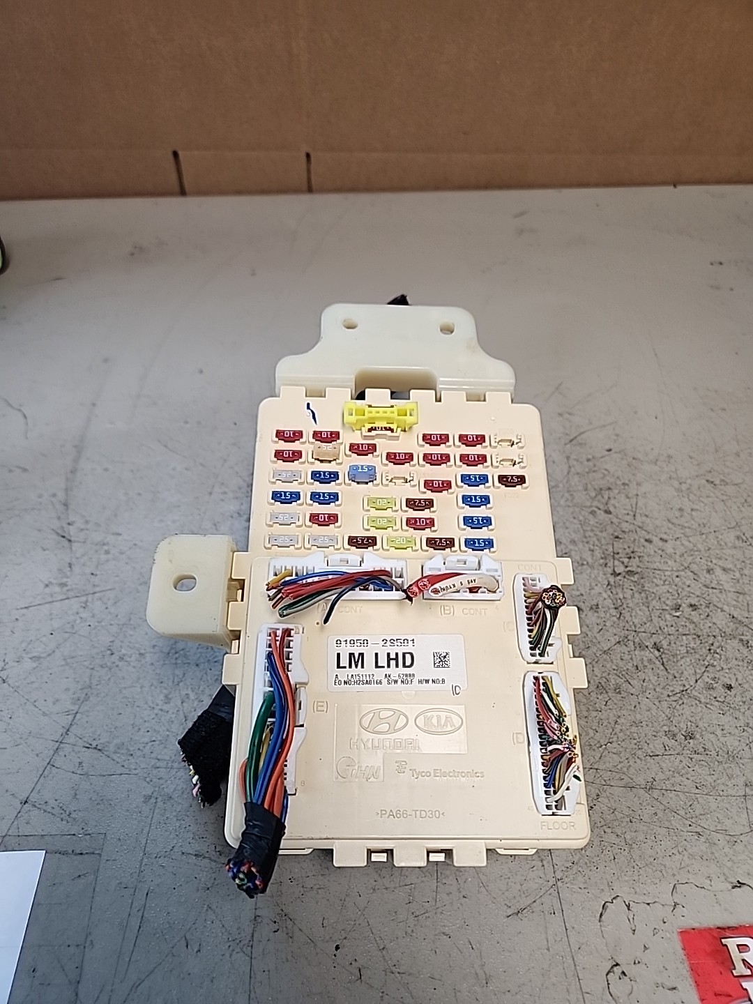 2013 Hyundai Tucson Interior Cabin Fuse Box Relay Junction Block 91950-2S501