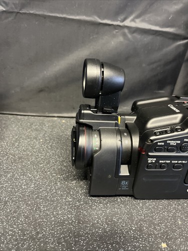 Canon Video E200 Camcorder, Faulty, No Power - Picture 3 of 11