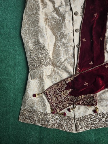 Asian Wedding Grooms Complete Sherwani - Men's - Gold/Red - Picture 2 of 11