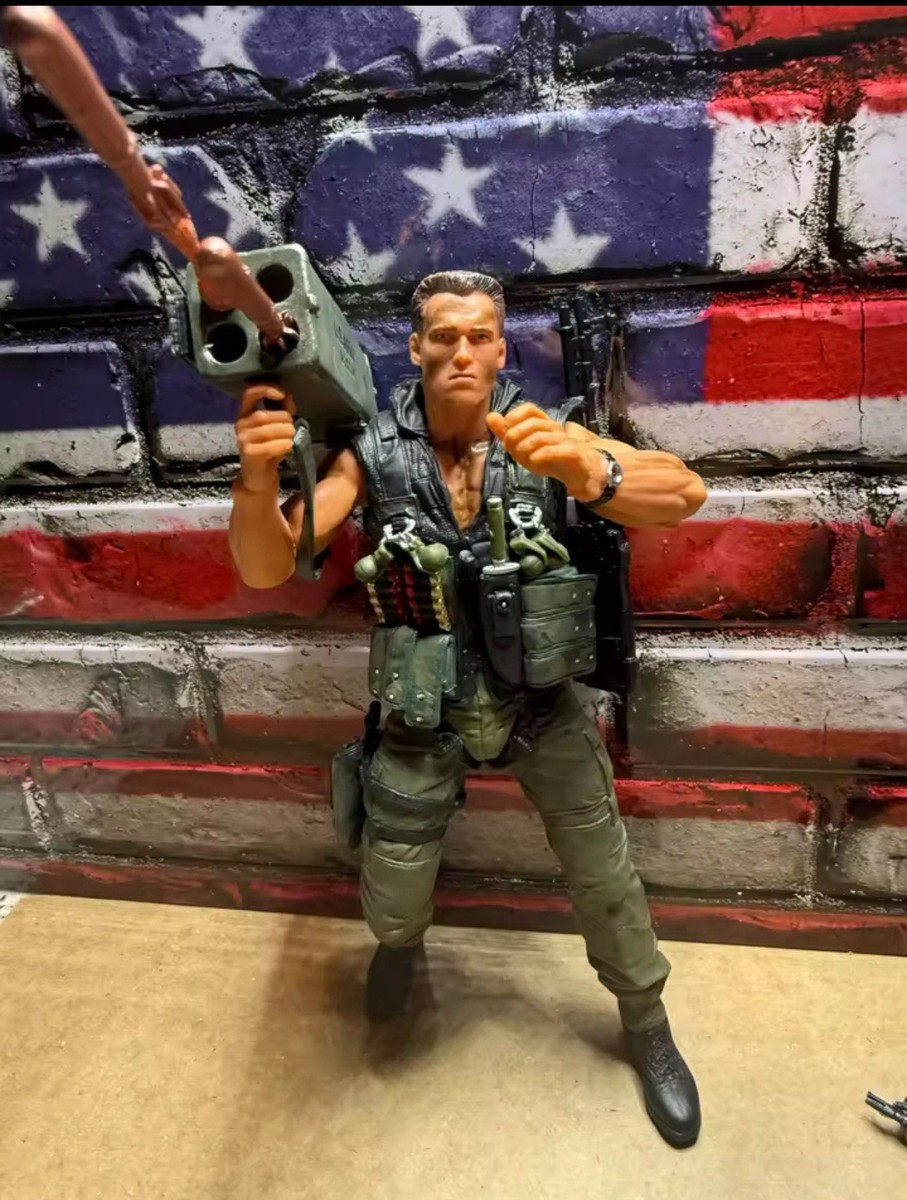 Neca Arnold Schwarzenegger Commando Matrix Ultimate Action Figure