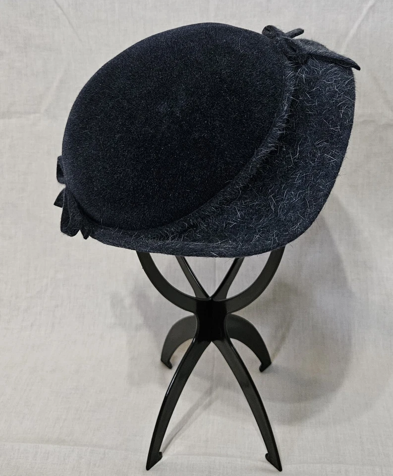Vintage 1950s Navy Wool Felt Hat By O'Neil's Akron - Image 3 of 4