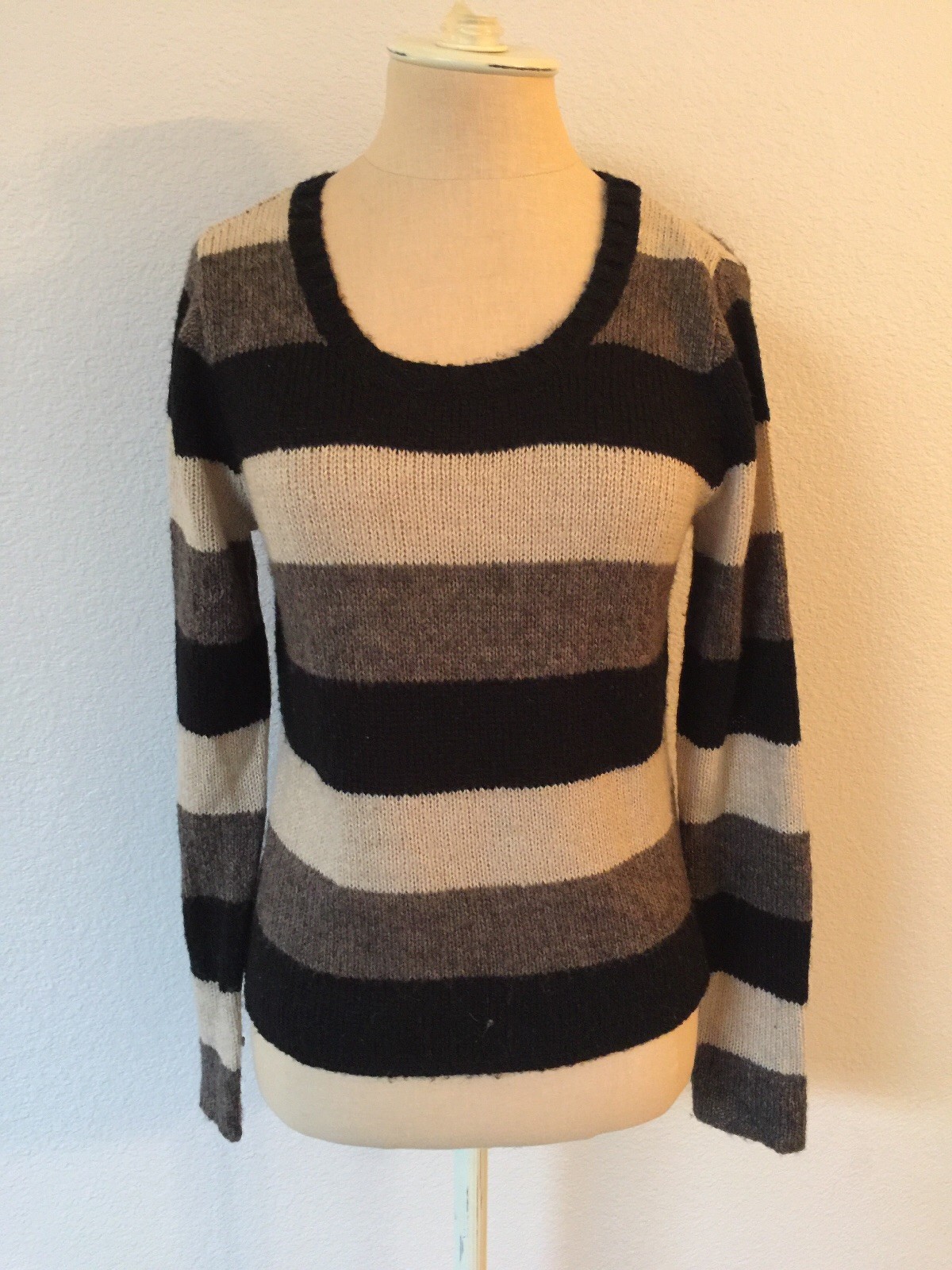 M Pieces Kensie Size Small Striped Crew Neck Sweater eBay