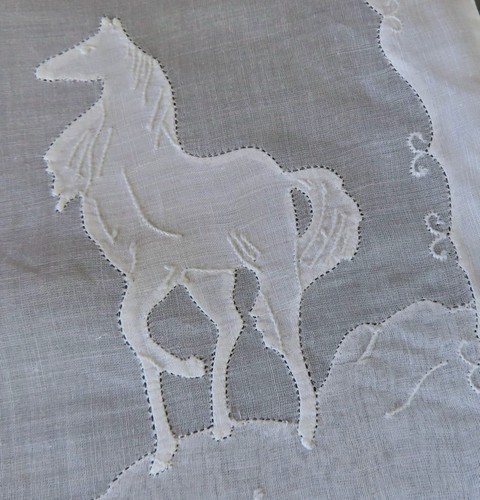 8 Vintage MADEIRA Organdy + Linen Hand Embroidered + Appliqued Placemats HORSES - Picture 6 of 10