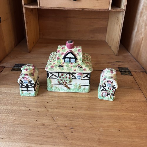 Vtg Salt And Pepper Shakers With Matching Sugar? Bowl Thatched Roof Houses - Picture 4 of 7
