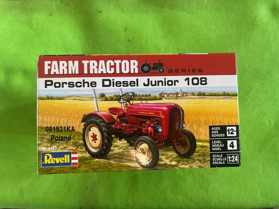 Revell Farm Tractor Porsche Diesel Junior 108 1:24 85-4485 Factory Sealed - Image 3 of 4