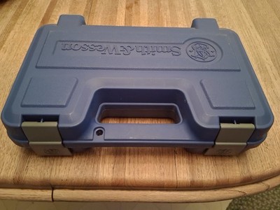 SMITH & WESSON S&W MODEL 610 FACTORY OEM BLUE HARD GUN CASE w PAPERS, KEY & LOCK