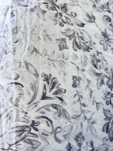 RACHEL ZOE - Gorgeous Gray White Botanical Quilt, Cottage Queen Cotton Blend - Picture 15 of 17