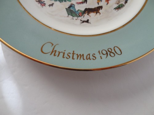 "COUNTRY CHRISTMAS" Christmas 1980 Plate Series" for Avon by Wedgewood England - Picture 2 of 7