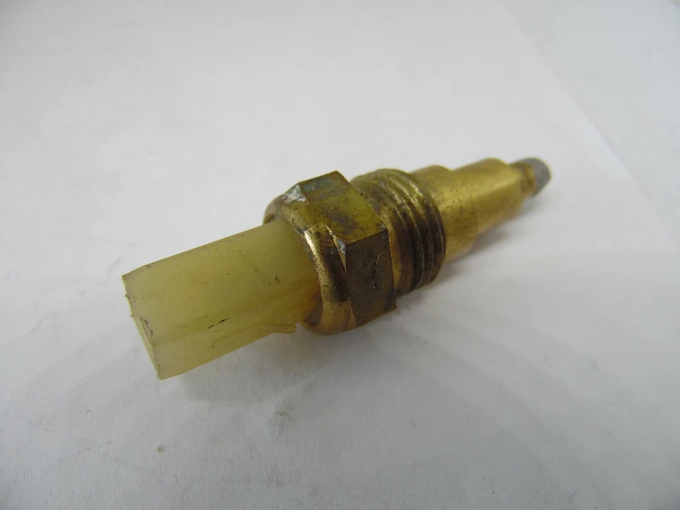 Interruptor de ventilador de refrigerante de refrigeración del motor TS-92 estándar para Toyota Tercel 1980 NUEVO Foto 2 de 4