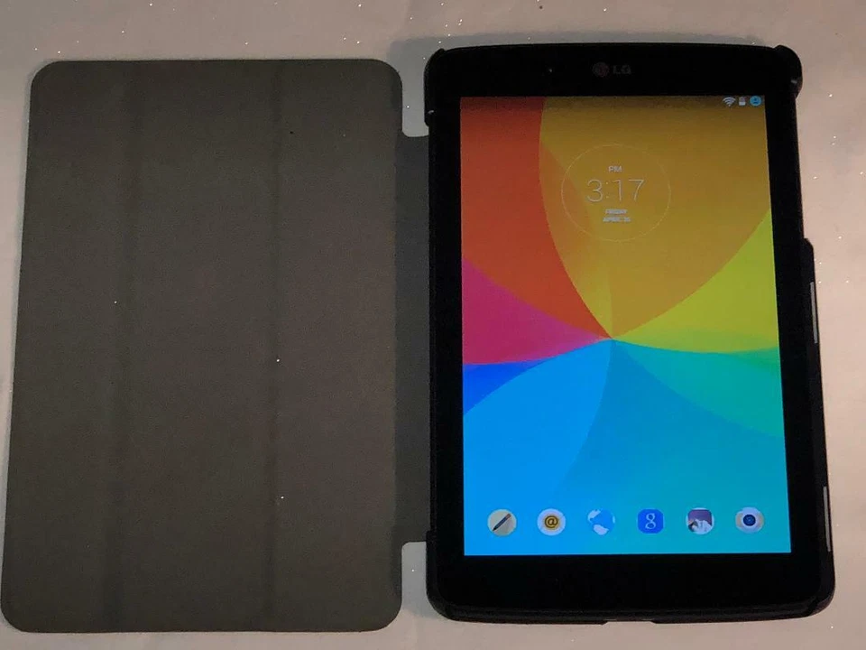 LG G Pad 7.0 (LG-V400) 8GB Android 5.0.2 WIFI    *** MINT CONDITION w/ CASE *** - Image 2 of 4