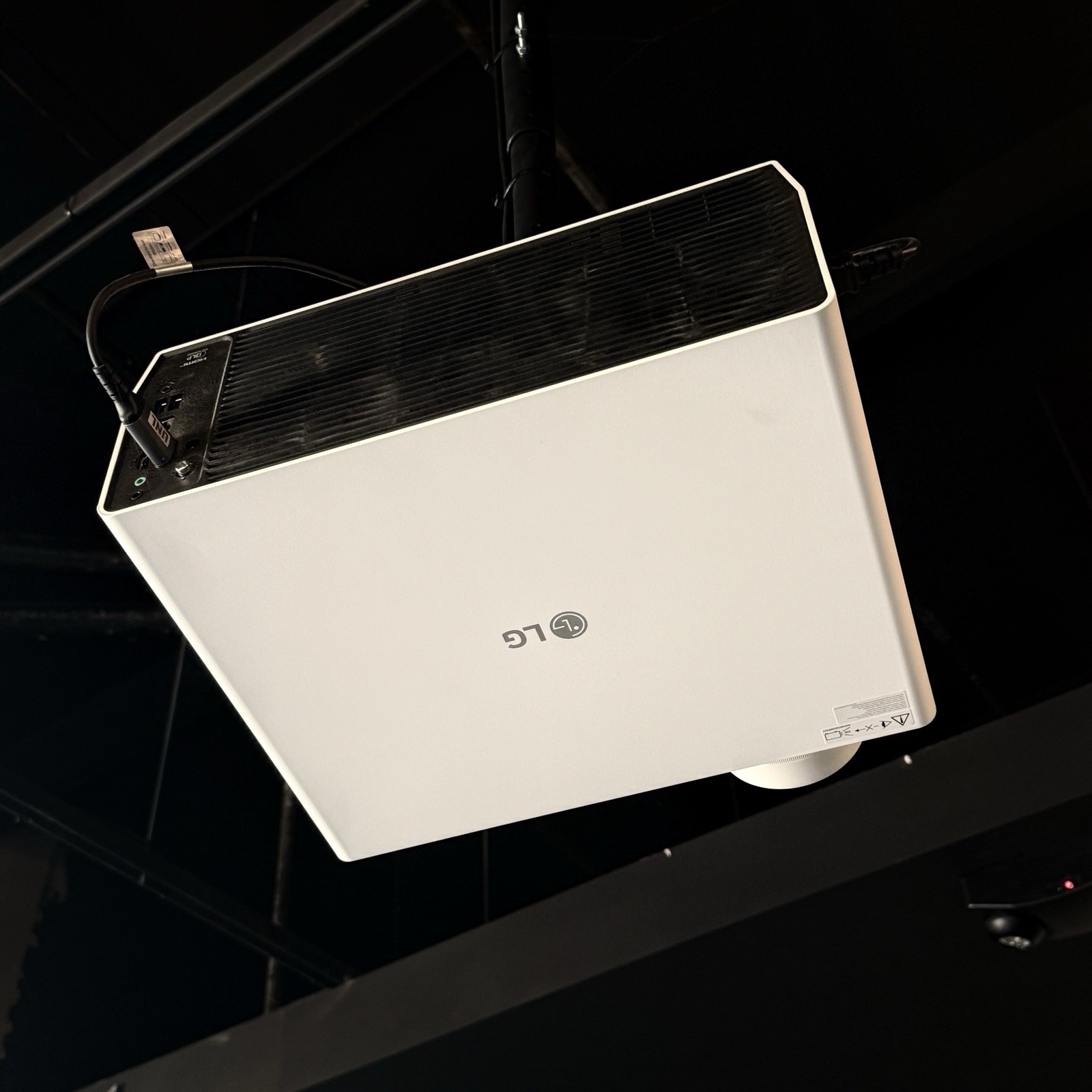 LG 4K LASER PROJECTOR BU53RG