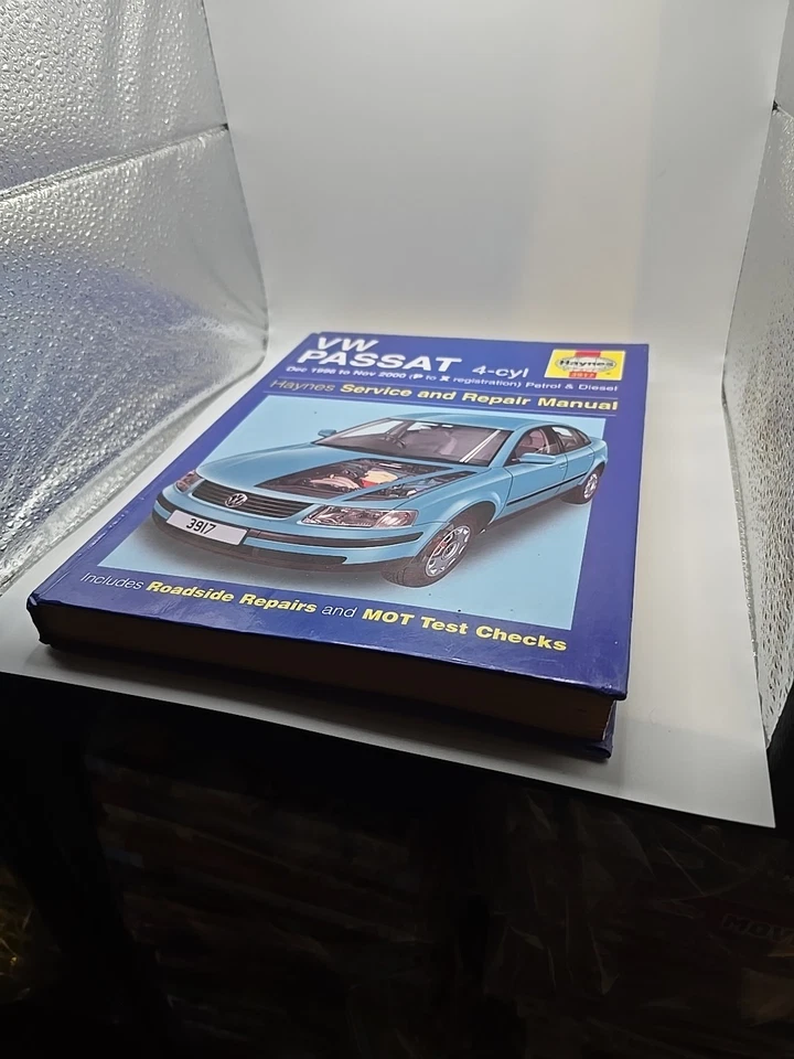 VW Passat 4-cyl Haynes Manual petrol and diesel Dec 1996 to Nov 2000 P to X reg - Image 2 of 4