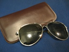 Vintage Silver Rimmed Plastic Framed Aviator Sunglasses w Case Gd!