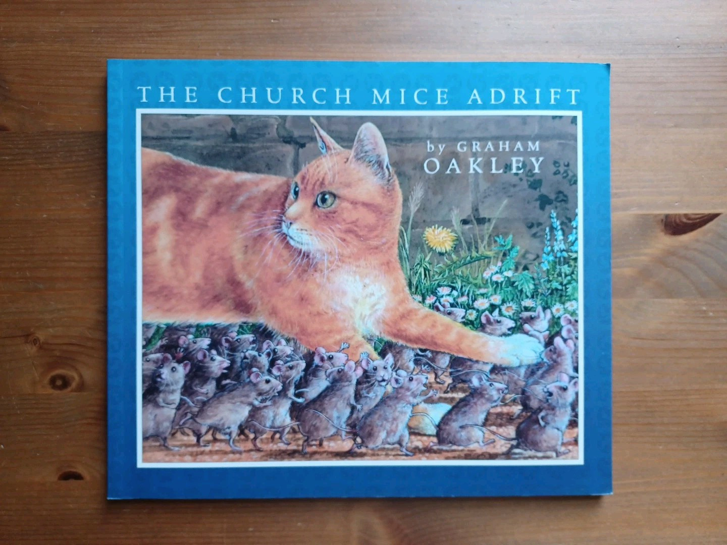 The Church Mice Adrift - Graham Oakley